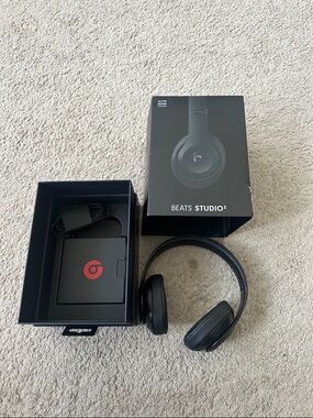 Beats Studio3 Wireless Headphones in Black